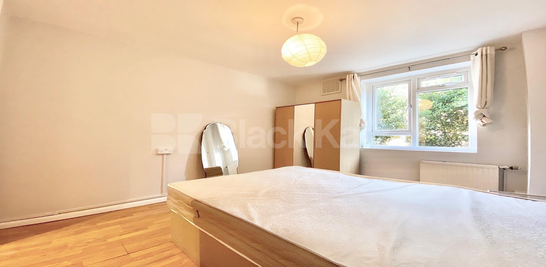 			VIRTUAL TOUR AVAILABLE!, 3 Bedroom, 1 bath, 1 reception Apartment			 King Henrys Walk, DALSTON N1